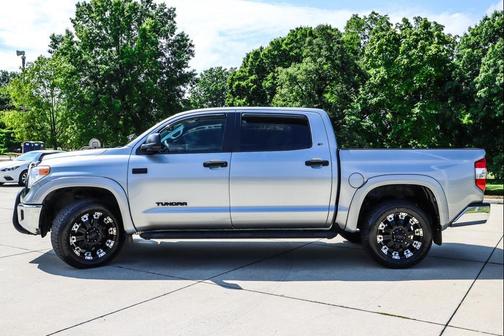 2017 Toyota Tundra SR5