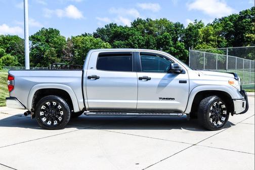 2017 Toyota Tundra SR5