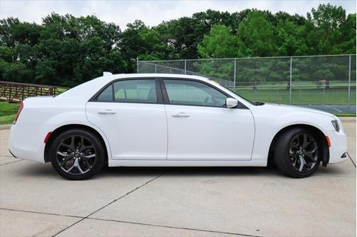 2022 Chrysler 300 S