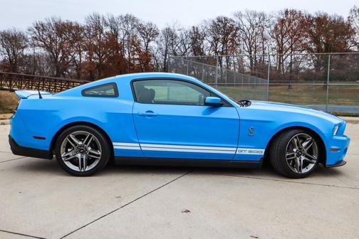 2010 Ford Shelby GT500 Base