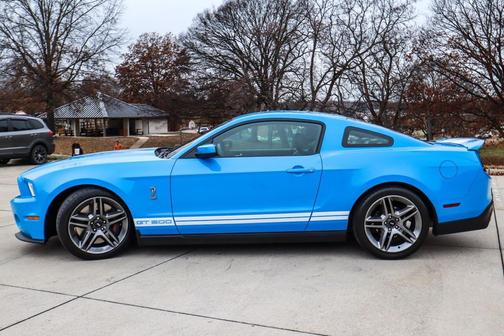 2010 Ford Shelby GT500 Base