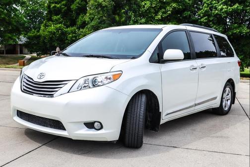 2016 Toyota Sienna XLE Premium