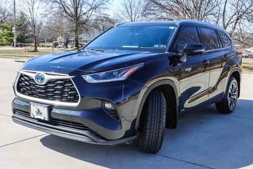 2021 Toyota Highlander Hybrid XLE