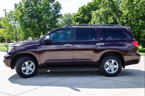 2016 Toyota Sequoia SR5