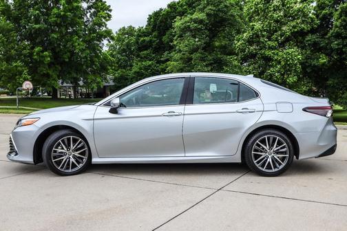 Celestial Silver Metallic 2024 Toyota Camry Hybrid XLE