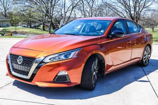 Sunset Drift Chromaflair 2019 Nissan Altima 2.5 SR