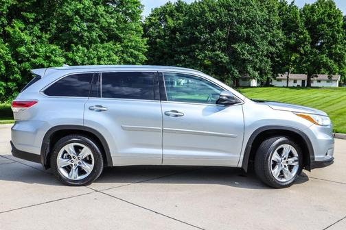 Silver Sky Metallic 2015 Toyota Highlander Limited Platinum