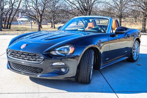 2017 FIAT 124 Spider Base
