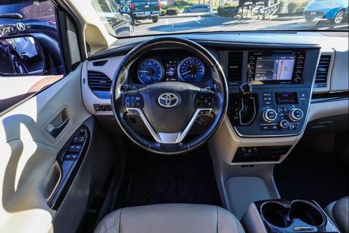 2018 Toyota Sienna XLE Premium