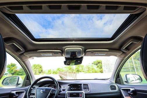 2016 Volvo S60 Inscription T5 Drive-E Platinum