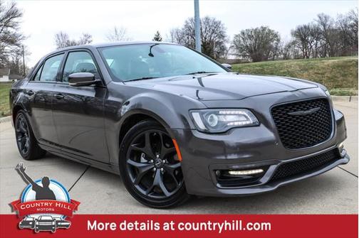 2022 Chrysler 300 Touring