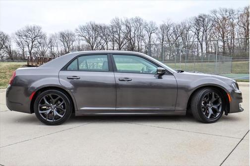 2022 Chrysler 300 Touring