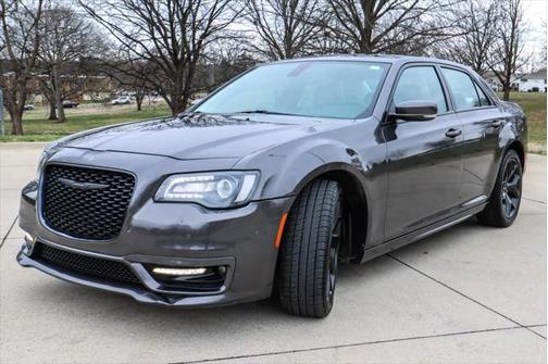 2022 Chrysler 300 Touring