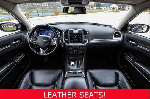 2022 Chrysler 300 Touring