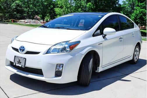 2010 Toyota Prius III