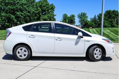 2010 Toyota Prius III