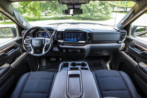 Black 2022 Chevrolet Silverado 1500 LT