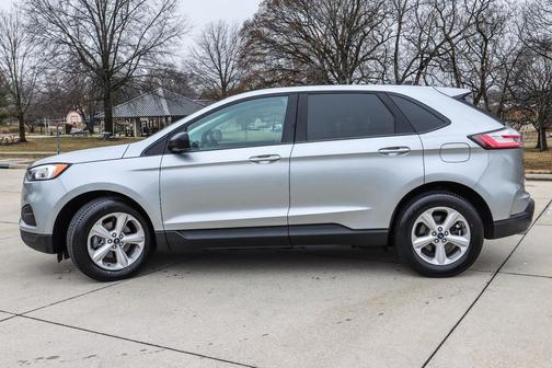 2020 Ford Edge SE