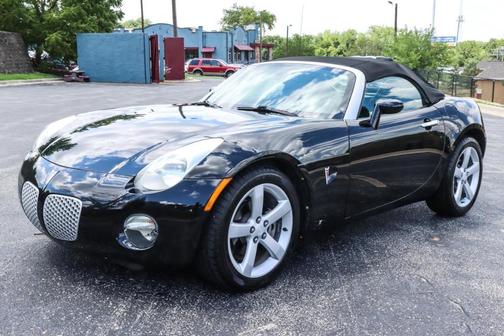 Photo 5 of 32 of 2006 Pontiac Solstice Base