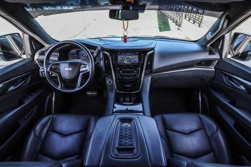 2017 Cadillac Escalade Platinum