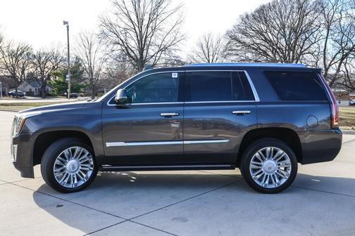 2017 Cadillac Escalade Platinum