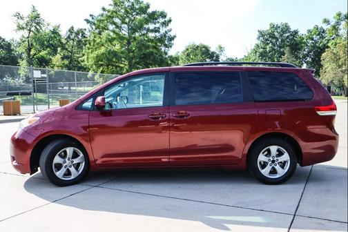 2013 Toyota Sienna LE