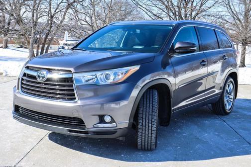 2016 Toyota Highlander Limited Platinum