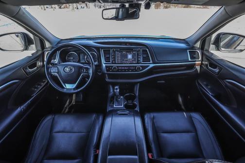 2016 Toyota Highlander Limited Platinum