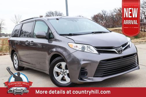 2019 Toyota Sienna LE