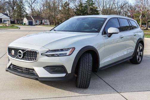2020 Volvo V60 Cross Country T5