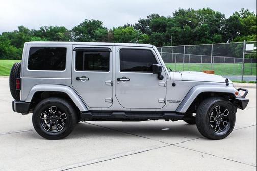 2017 Jeep Wrangler Unlimited Smoky Mountain 4x4