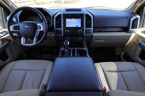 RUBY RED METALLIC TINTED CC 2018 Ford F-150 Lariat