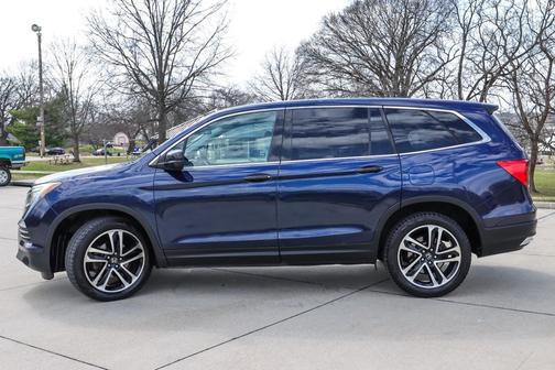 Blue 2016 Honda Pilot LX