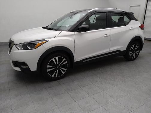 2020 Nissan Kicks SR