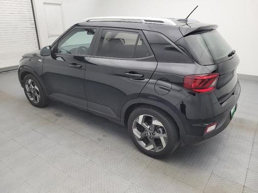 Onyx Black 2024 Hyundai VENUE SEL