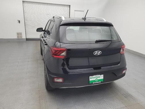 Onyx Black 2024 Hyundai VENUE SEL