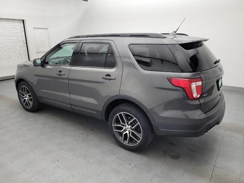 Agate Black Metallic 2019 Ford Explorer XLT