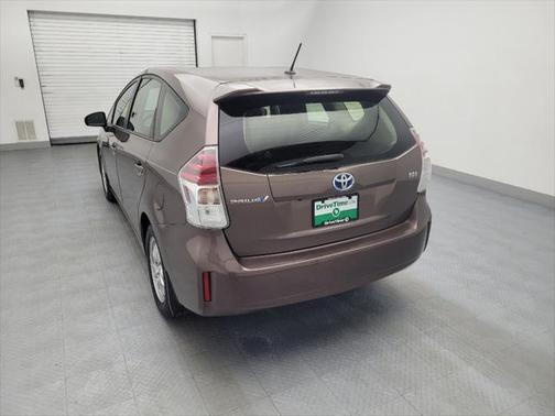 2017 Toyota Prius v Four