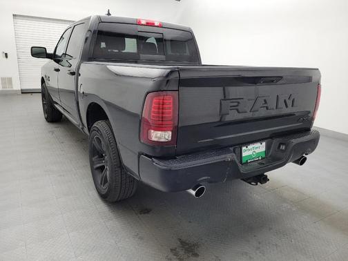 2017 RAM 1500 Night Crew Cab 4x4 5'7' Box