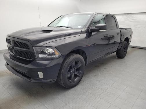 2017 RAM 1500 Night Crew Cab 4x4 5'7' Box