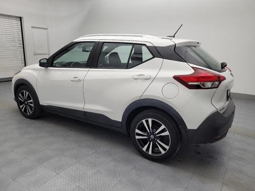 White 2020 Nissan Kicks SV