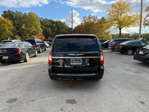 2011 Chrysler Town & Country Touring