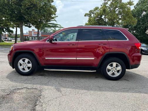 Red 2013 Jeep Grand Cherokee Laredo