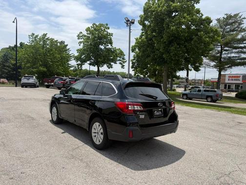 Black 2018 Subaru Outback 2.5i Premium