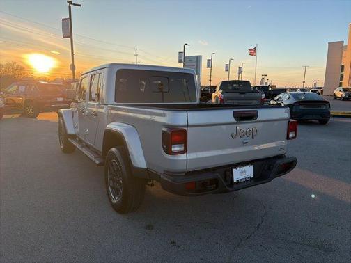 2023 Jeep Gladiator Overland
