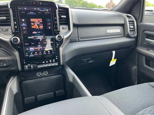 2025 RAM 3500 Big Horn Crew Cab 4x4 6'4' Box