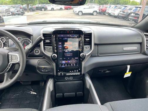 2025 RAM 3500 Big Horn Crew Cab 4x4 6'4' Box