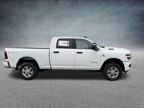 2025 RAM 3500 Big Horn Crew Cab 4x4 6'4' Box