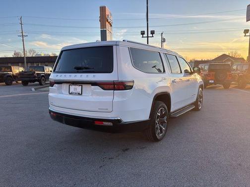 2023 Jeep Wagoneer L Series III 4x4