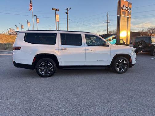 2023 Jeep Wagoneer L Series III 4x4